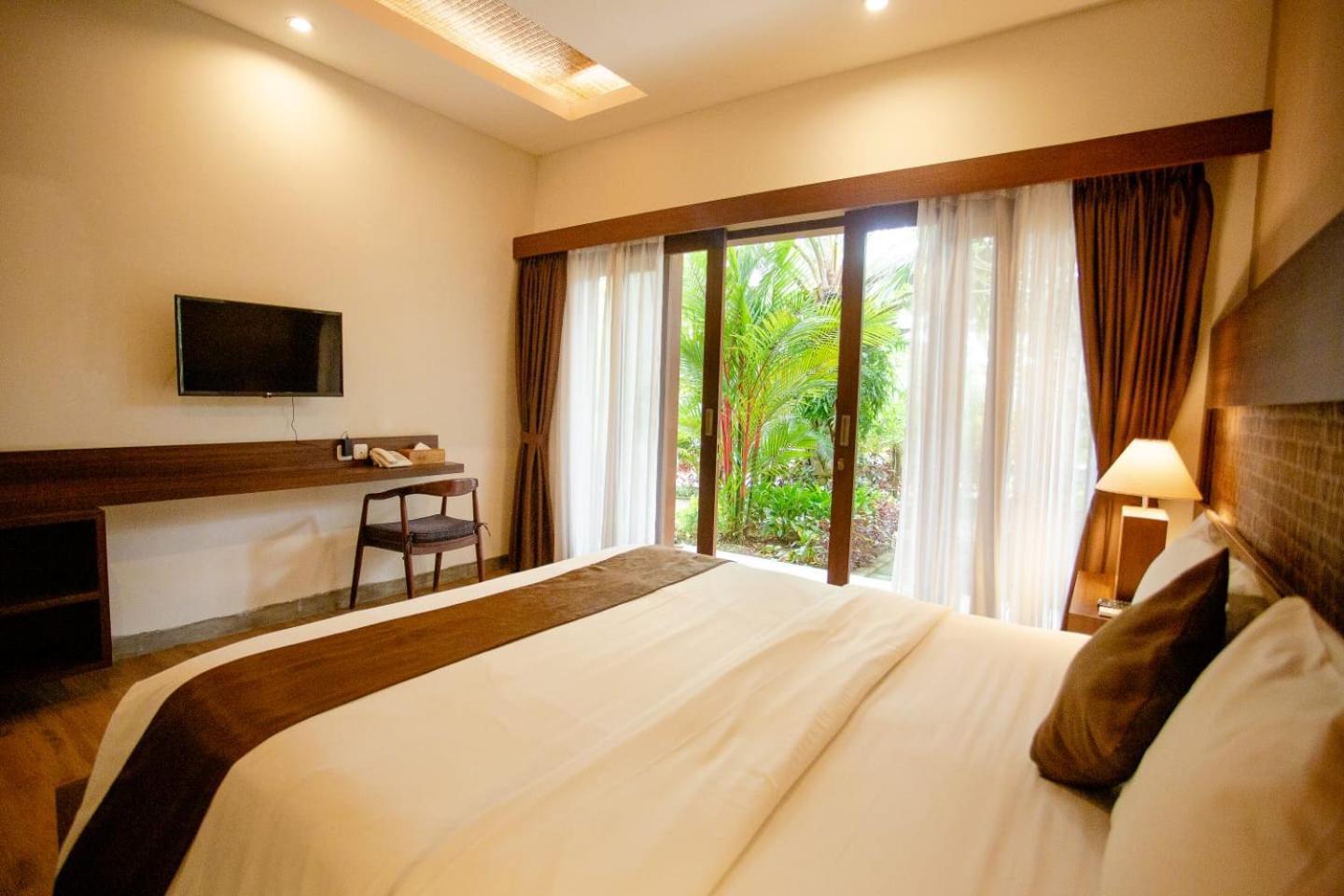 Ratan Uluwatu Hotel And Villas Exterior foto