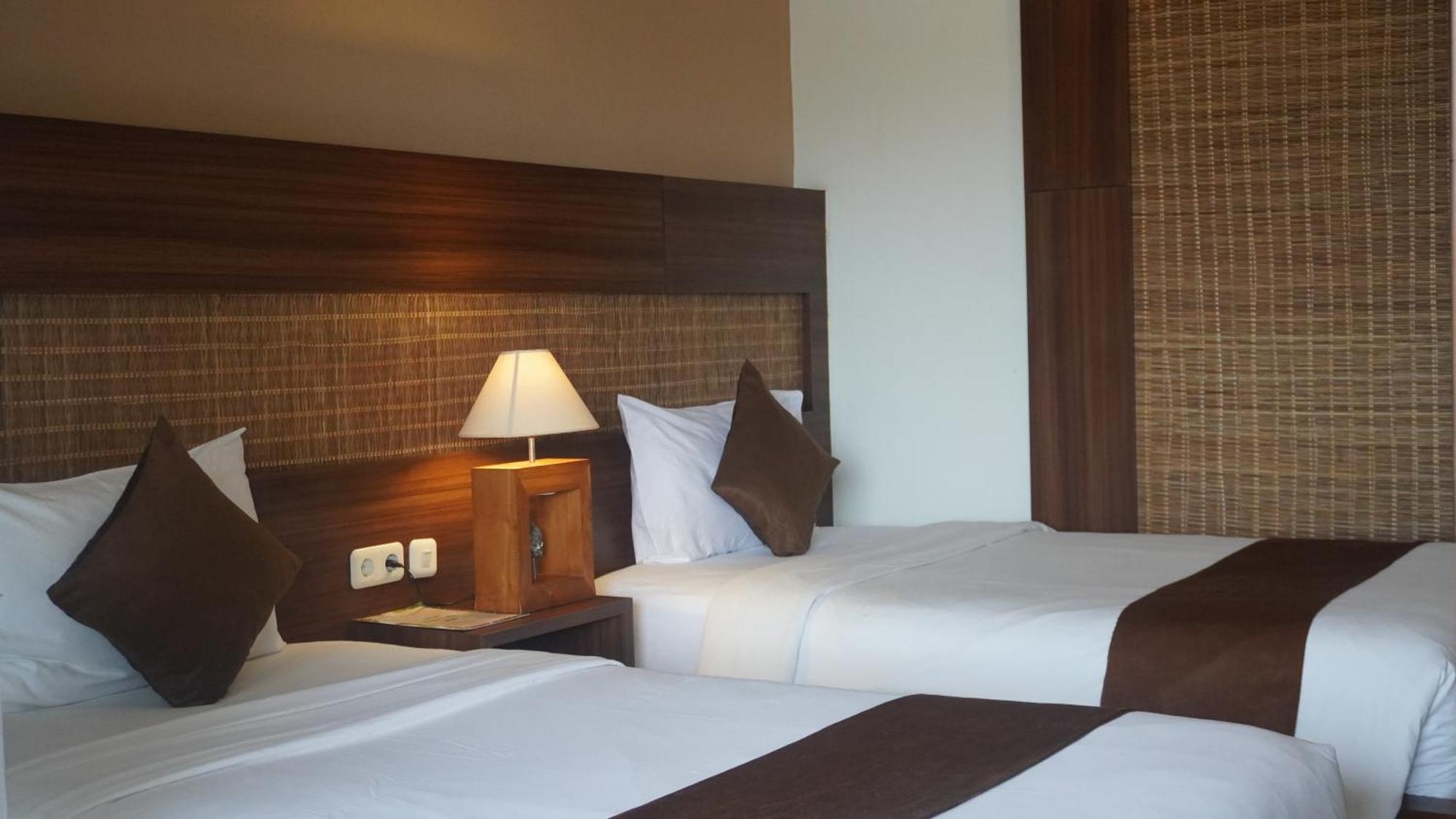Ratan Uluwatu Hotel And Villas Exterior foto