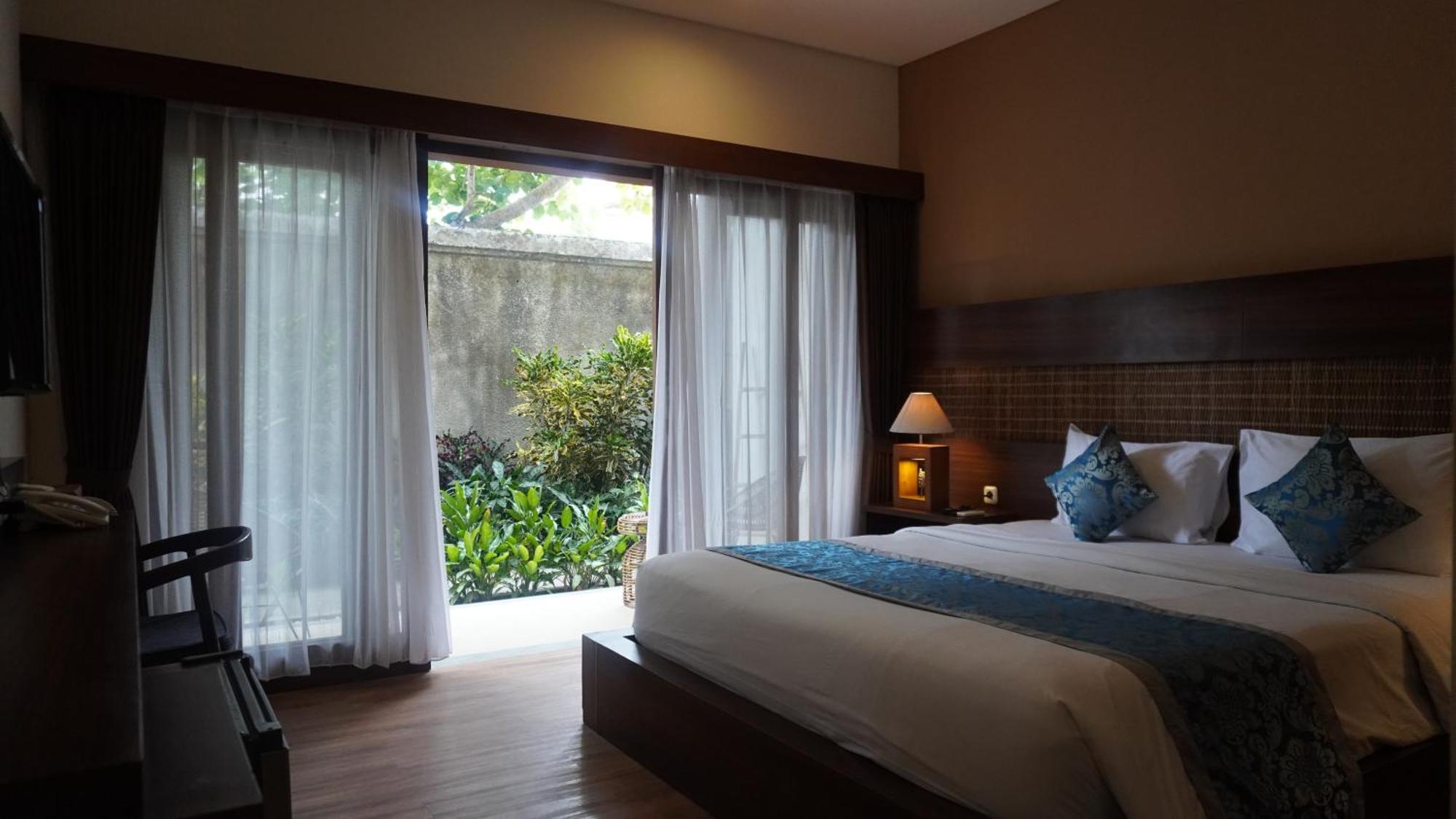 Ratan Uluwatu Hotel And Villas Exterior foto