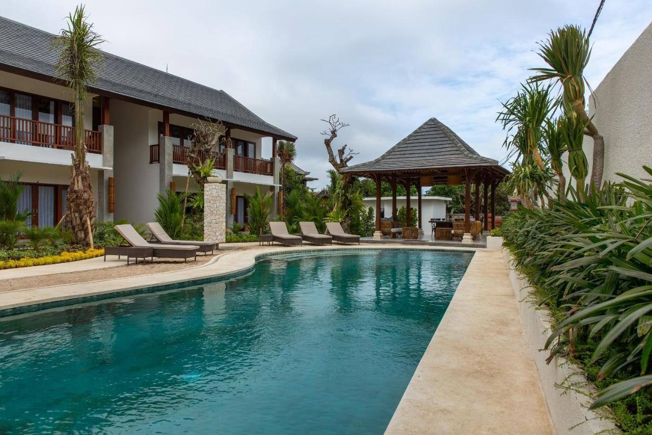 Ratan Uluwatu Hotel And Villas Exterior foto